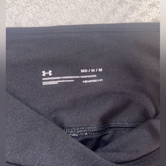 Under Armor Black 3/4 Legging - Picture 4 of 4